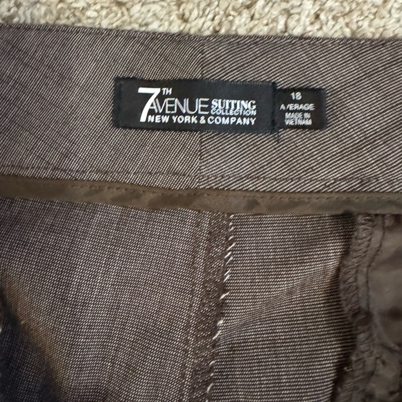 NY & Company Women’s 7th Avenue Dress Pants, Zipper detail, Brown, Sz 18 - Picture 5 of 5